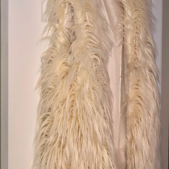 Cream Faux Fur Vest - Picture 2 of 3